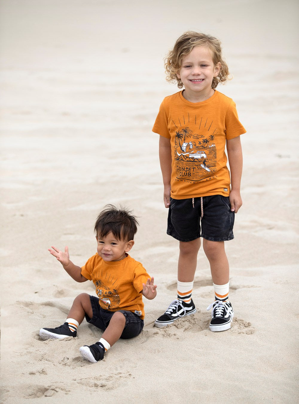 T-shirt Feetje Sunset Club - Happy Camper